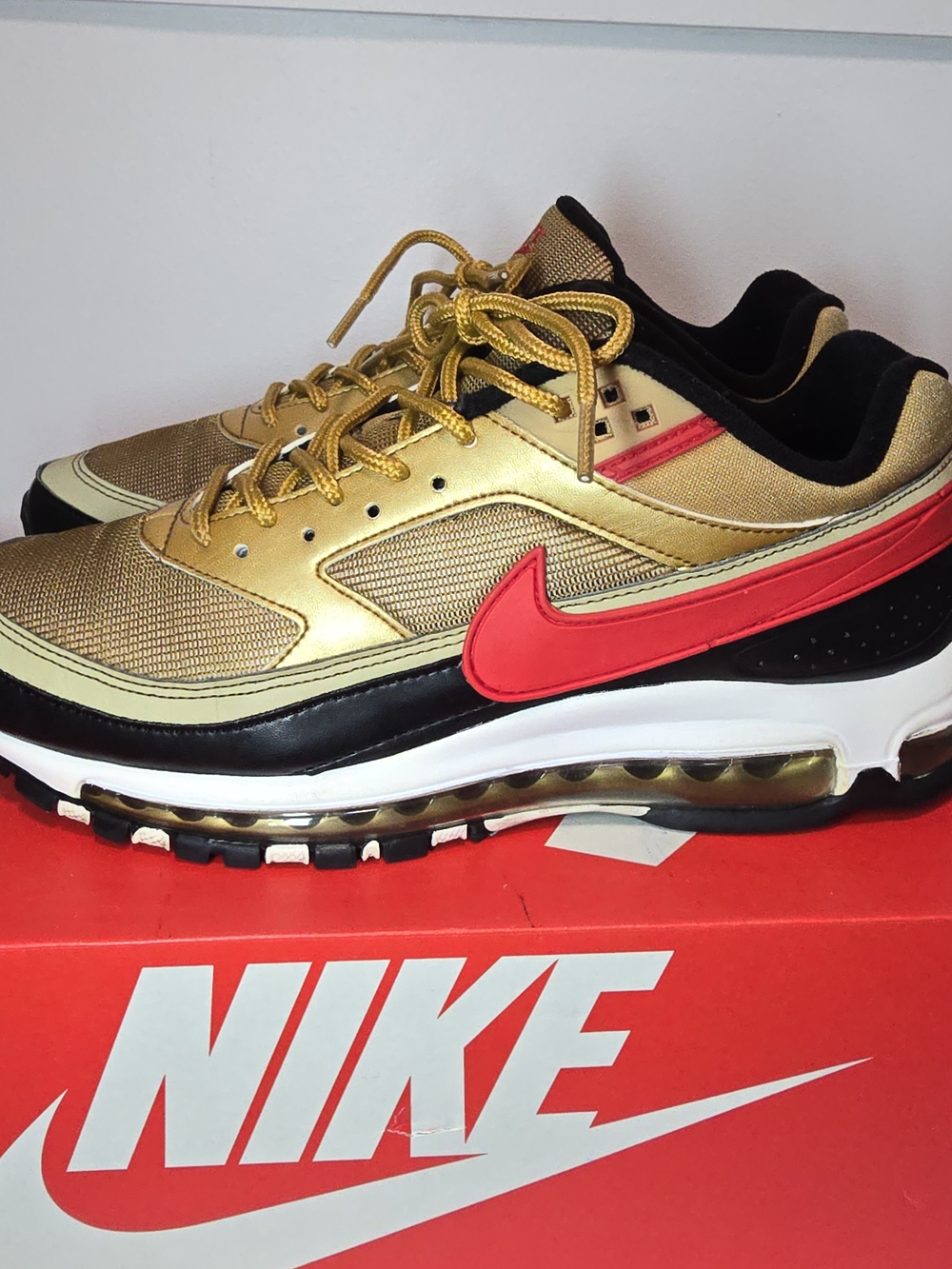 Nike Men's Gold/Red Air Max Lifestyle Sneakers - Picture 16 of 16